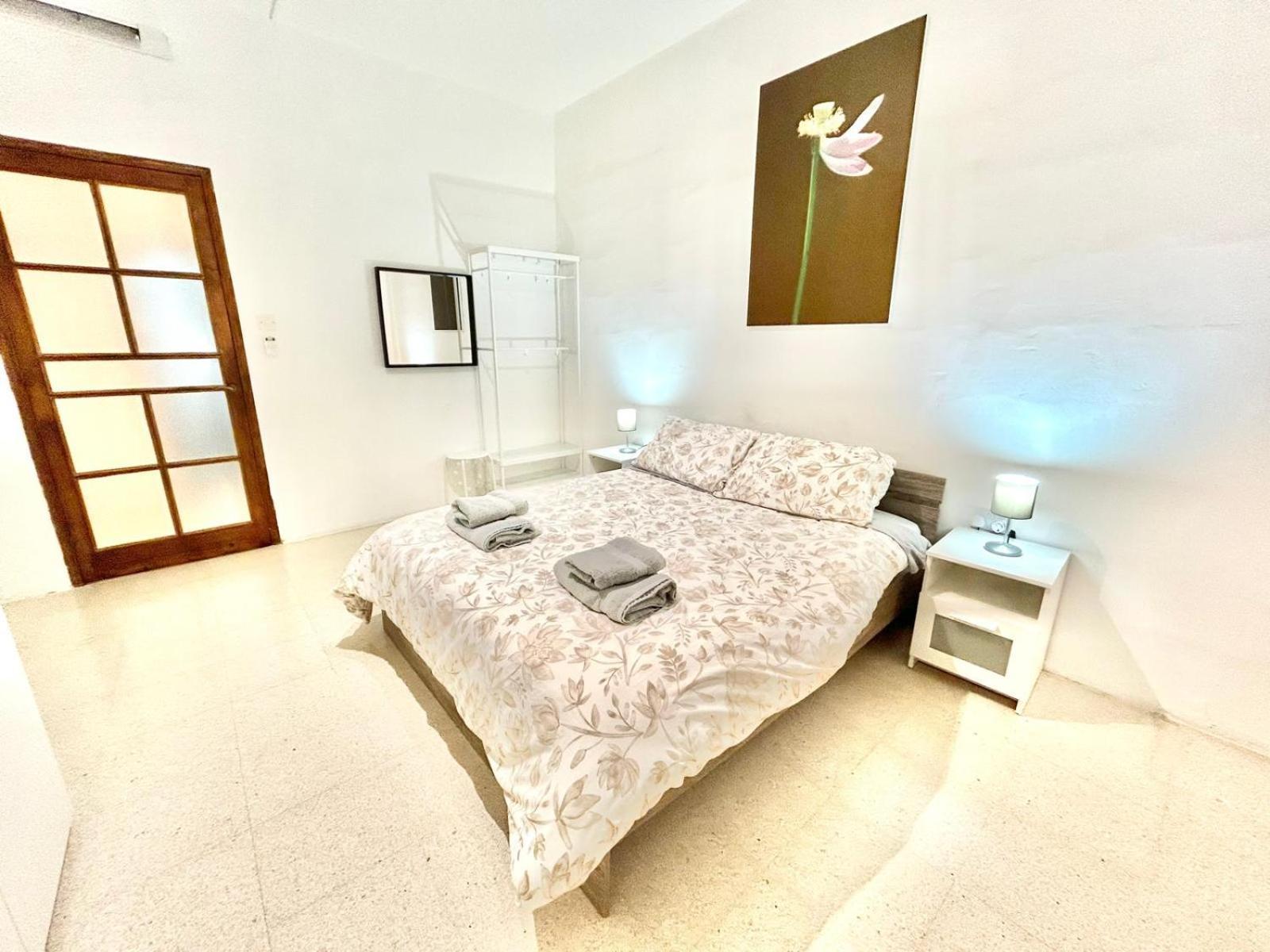St Julians - Balluta Bay Large 3 Bedroom Apartment Sliema Luaran gambar
