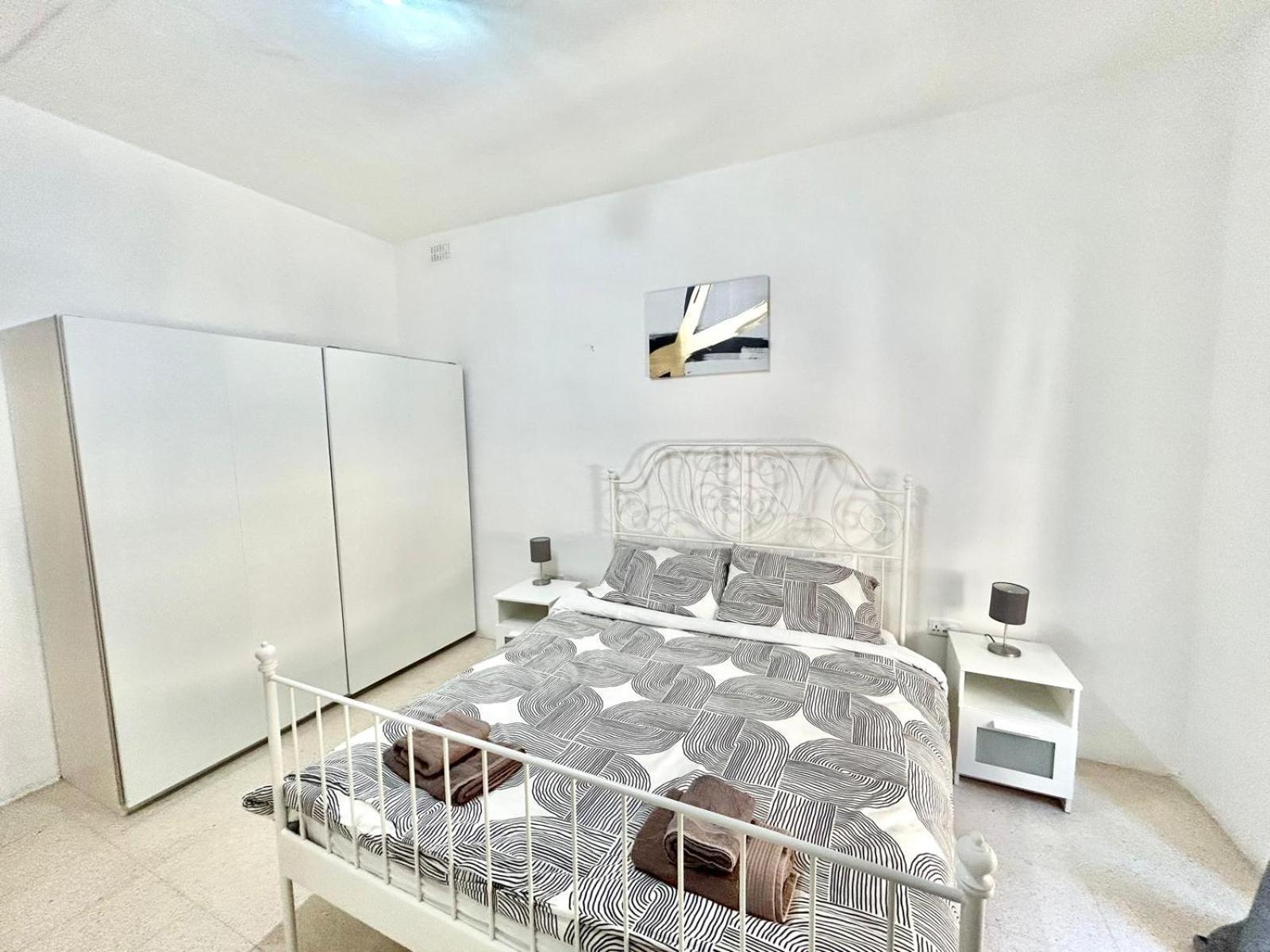 St Julians - Balluta Bay Large 3 Bedroom Apartment Sliema Luaran gambar